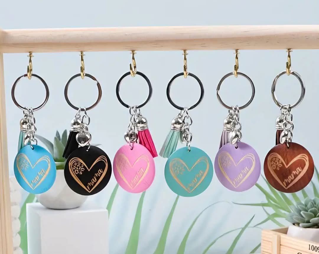 RANDOM MAMA WOODEN KEYCHAIN
